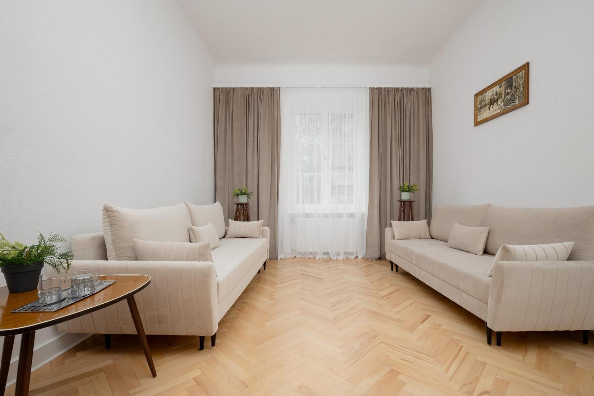 Spacious Vintage 1930's Inspired By Renters Apartament Warszawa