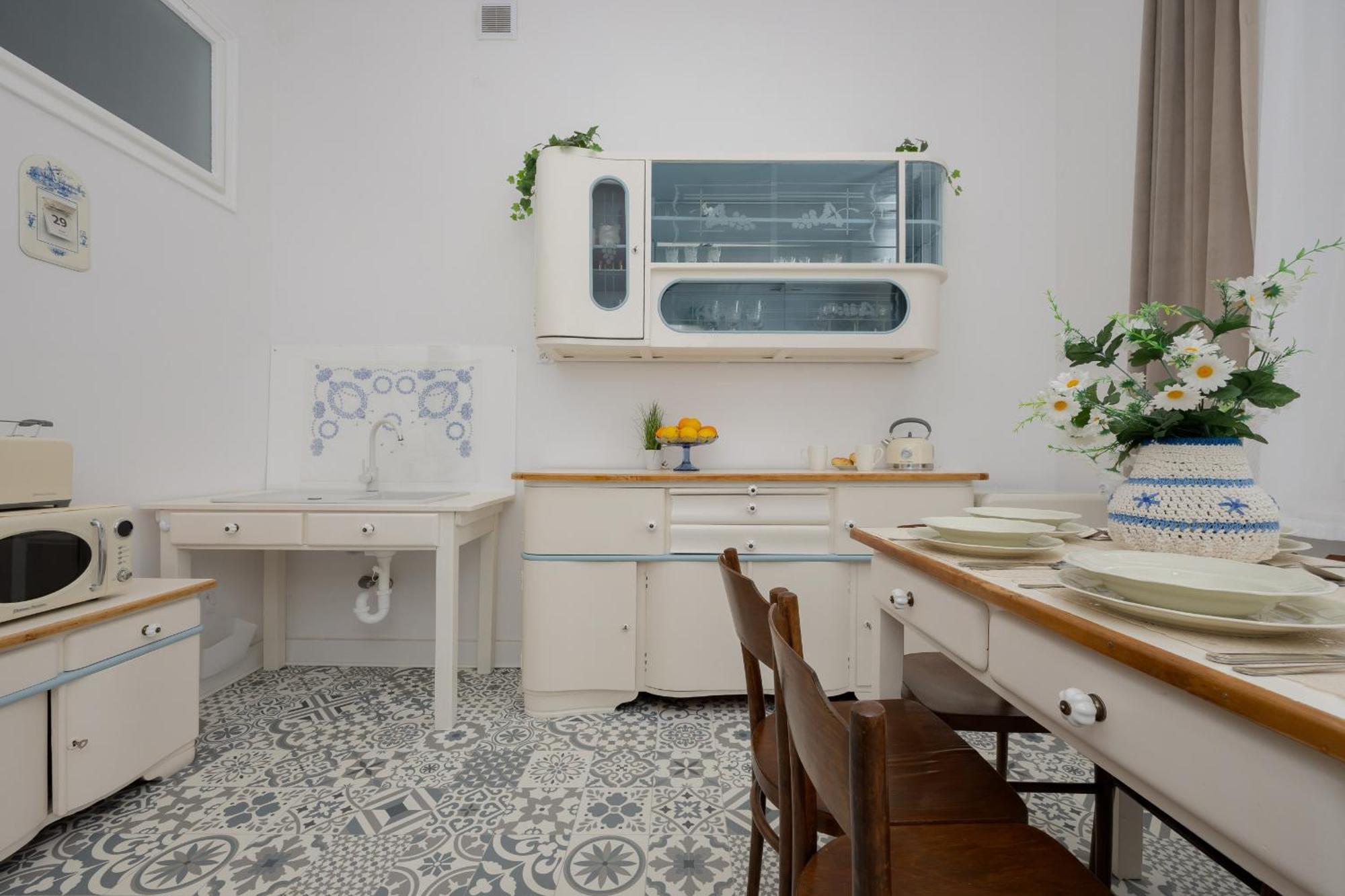 Apartament Spacious Vintage 1930's Inspired By Renters Warszawa