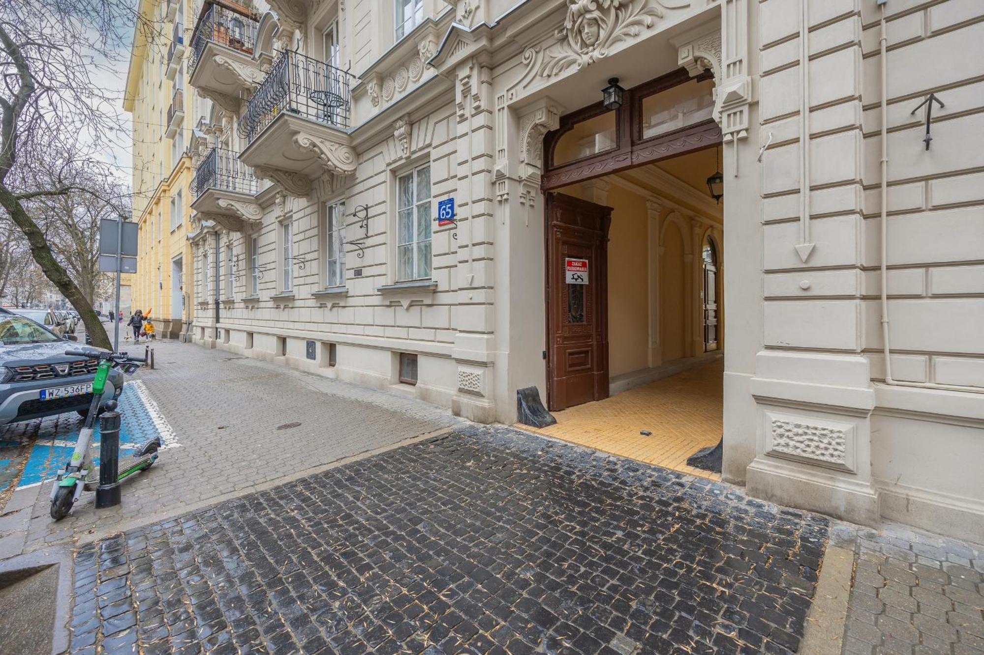 Spacious Vintage 1930's Inspired By Renters * Warszawa